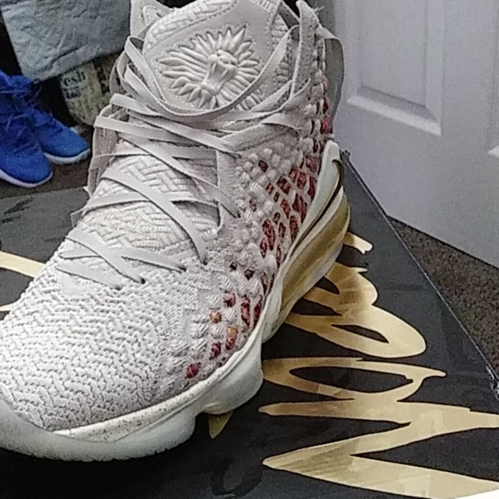 Lebron 17 win win rare colorway